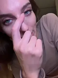 -AngelAri- — Stripchat recorded stream image, 11.04.2026 21:00