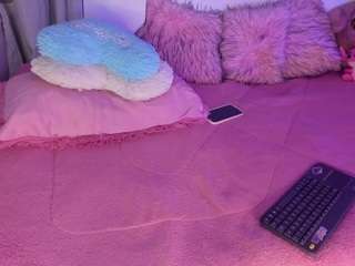liliimoon — Camsoda recorded stream image, 12.04.2026 04:00