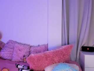 liliimoon — Camsoda recorded stream image, 12.04.2026 04:00