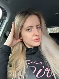 Holly-Glamour — Stripchat recorded stream image, 13.04.2026 10:40