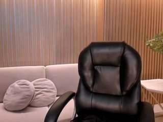 meganwest — Camsoda recorded stream image, 13.04.2026 19:30