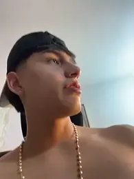 Lander_Cruz — Stripchat recorded stream image, 13.04.2026 20:40