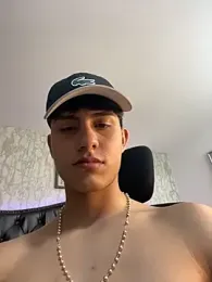 Lander_Cruz — Stripchat recorded stream image, 13.04.2026 20:40