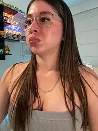 Sharon_07 — Stripchat recorded stream image, 13.04.2026 23:40