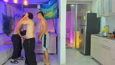 Houseofwarrios — Stripchat recorded stream image, 14.04.2026 05:20