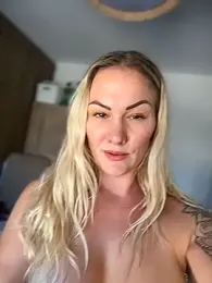 NastyMilf_ — Stripchat recorded stream screenshot (14 Apr 2026)