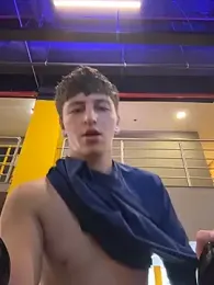 ARON_LUXX — Stripchat recorded stream image, 15.04.2026 16:00