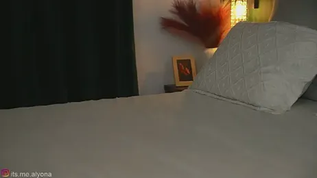 Alyonaqueen_ — Stripchat recorded stream image, 15.04.2026 19:30