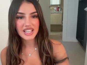 ava_delightt — Chaturbate recorded stream screenshot (16 Apr 2026)