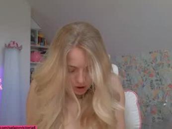 brilliantvictoria — Chaturbate recorded stream screenshot (17 Apr 2026)