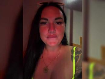 KROSHKA_N — Bongacams recorded stream image, 17.04.2026 08:00