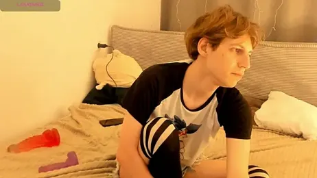 AvenGlow — Stripchat recorded stream image, 17.04.2026 21:40