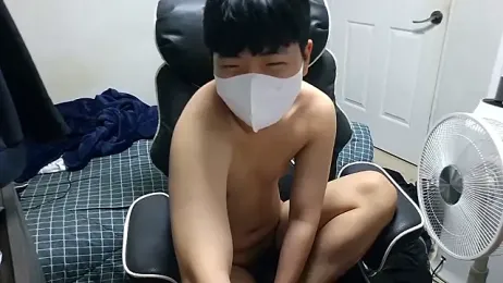 gydnjs0919 — Stripchat recorded stream image, 18.04.2026 10:00