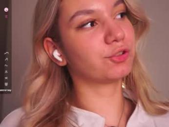 margarethowell — Chaturbate recorded stream image, 18.04.2026 18:00