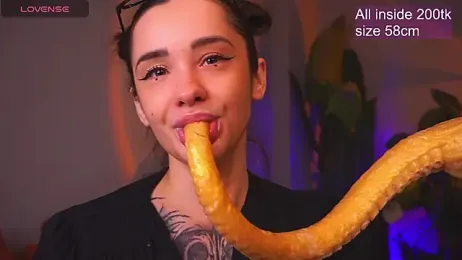 EvaCanton — Stripchat recorded stream screenshot (19 Apr 2026)