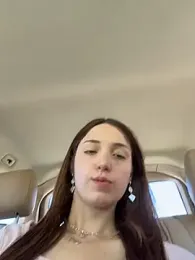 DollyTall — Stripchat recorded stream image, 19.04.2026 06:10