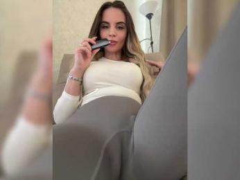 LedyMiya — Bongacams recorded stream image, 20.04.2026 02:00