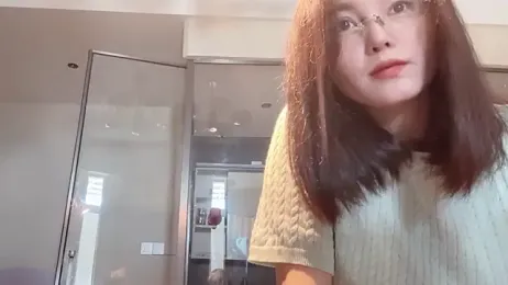 Krismil3 — Stripchat recorded stream image, 20.04.2026 01:10