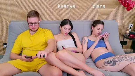 Ksenny — Stripchat recorded stream image, 20.04.2026 05:40