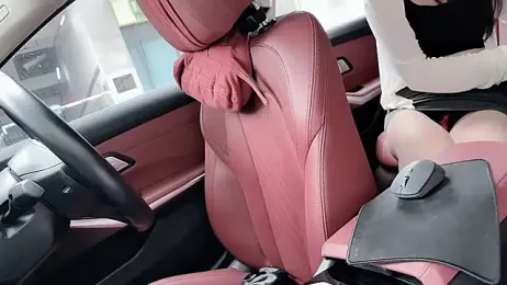 newwell — Stripchat recorded stream image, 23.04.2026 00:30