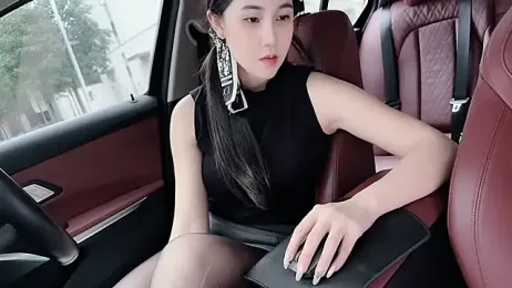 newwell — Stripchat recorded stream image, 23.04.2026 00:30