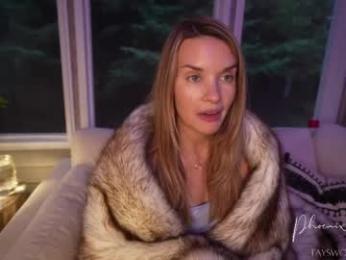 phoenix_taylor — Chaturbate recorded stream image, 23.04.2026 01:00