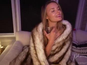 phoenix_taylor — Chaturbate recorded stream image, 23.04.2026 01:00