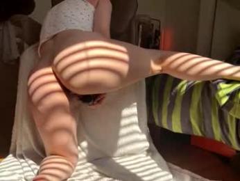 justbecauseiloveit — Chaturbate recorded stream image, 24.04.2026 09:00