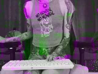 yourfeetmodel — Camsoda recorded stream image, 26.04.2026 02:20