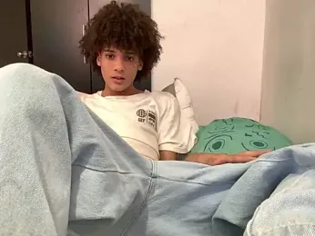 Max_Rain — Stripchat recorded stream image, 27.04.2026 22:00