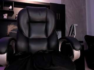 meganwest — Camsoda recorded stream image, 27.04.2026 18:40