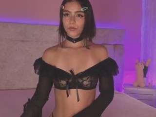 veronicamartin — Camsoda recorded stream image, 28.04.2026 21:20