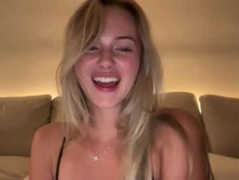 luvaimee — Chaturbate recorded stream image, 29.04.2026 02:30