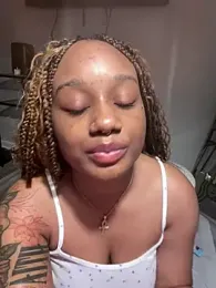 strip4faith — Stripchat recorded stream image, 01.05.2026 07:30