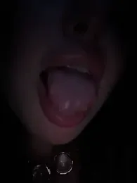 sukhakunis1 — Stripchat recorded stream image, 01.05.2026 18:00