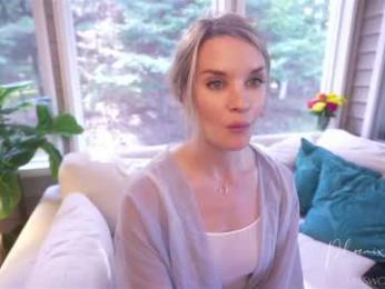 phoenix_taylor — Chaturbate recorded stream image, 02.05.2026 23:50