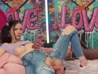 vanessa_love — Chaturbate recorded stream image, 02.05.2026 17:00