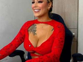 mia-hott — Camsoda recorded stream image, 03.05.2026 21:40