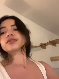 missani — Stripchat recorded stream image, 06.05.2026 00:00