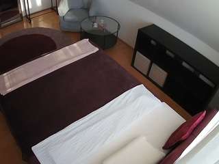 voyeurcam-julmodels-whitebed-2 — Camsoda recorded stream image, 05.05.2026 14:10