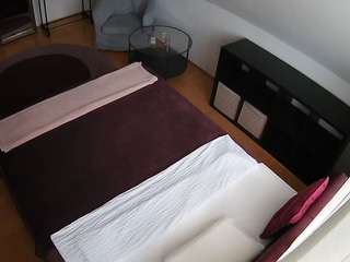 voyeurcam-julmodels-whitebed-2 — Camsoda recorded stream image, 05.05.2026 14:10