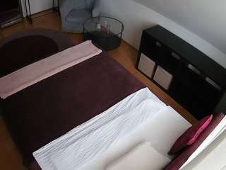 voyeurcam-julmodels-whitebed-2 — Camsoda recorded stream image, 05.05.2026 14:10