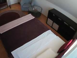 voyeurcam-julmodels-whitebed-2 — Camsoda recorded stream image, 05.05.2026 14:10