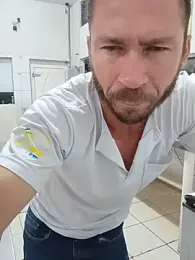 RobertoLuiz84 — Stripchat recorded stream image, 08.05.2026 12:50