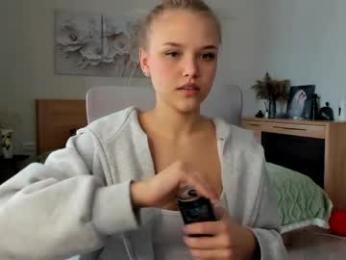 flooora_0 — Chaturbate recorded stream image, 09.05.2026 02:10