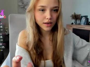 flooora_0 — Chaturbate recorded stream image, 09.05.2026 02:10