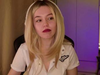 Businka13 — Bongacams recorded stream image, 09.03.2025 17:20