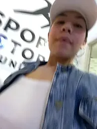 kim_monti — Stripchat recorded stream image, 10.05.2026 16:00