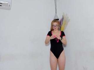 cloe-world1 — Camsoda recorded stream image, 13.05.2026 01:10