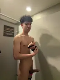 yoursexyjose — Stripchat recorded stream image, 13.05.2026 21:20